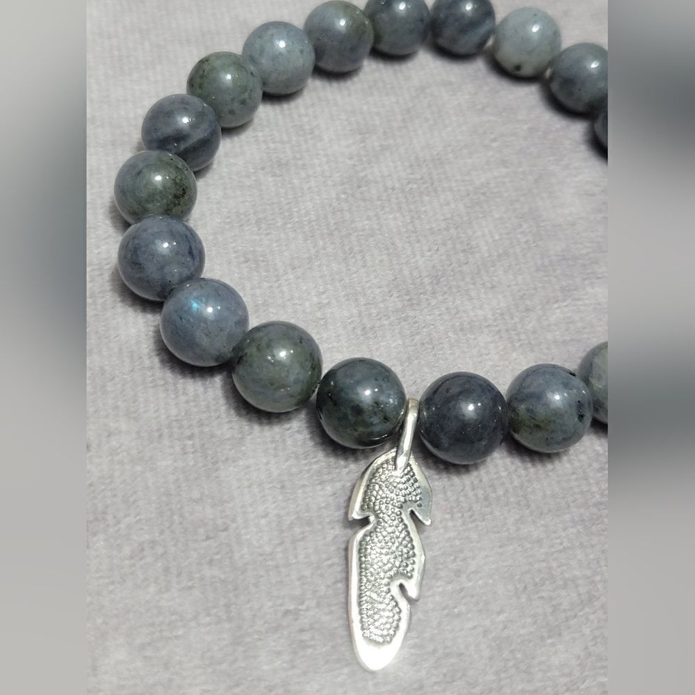Malagasy Labradorite Beaded Bracelet - Picture 8 of 12